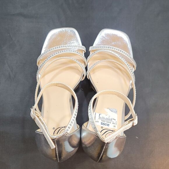 BRAND NEW DELICIOUS STRAP STUDDED EMBELLISHMENTS PLATFORM SANDAL - Picture 6 of 14